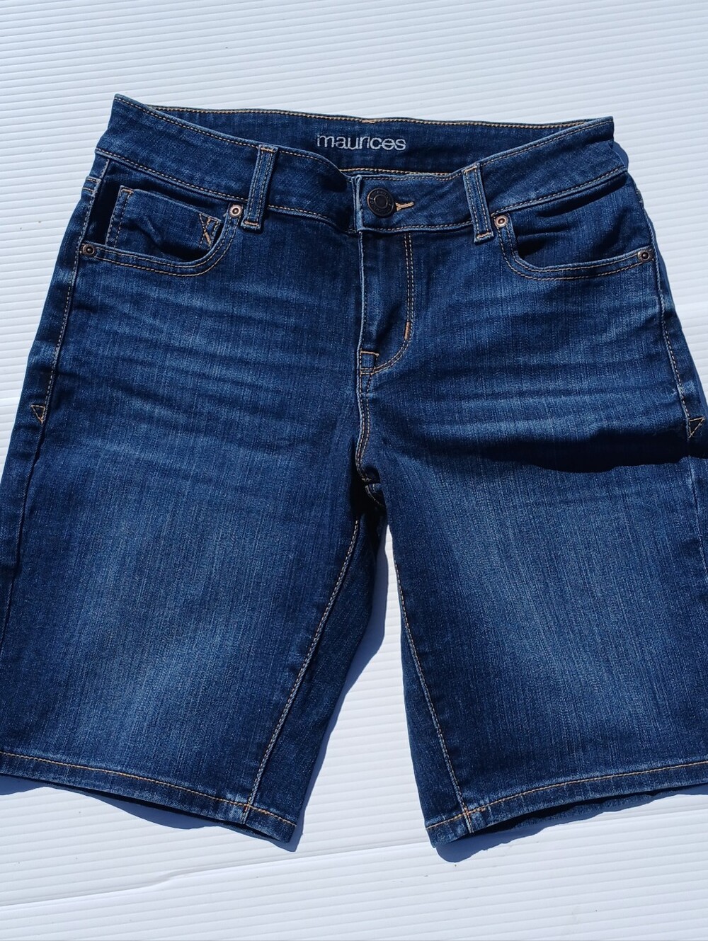 Maurices size 4 Jean Shorts Blue Denim Summer Clothing S Small womens Casual